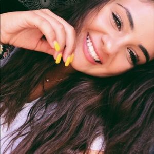 Meet your Posher, Layla